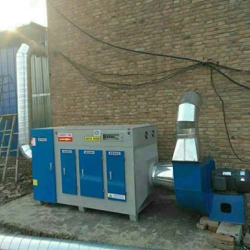 光氧催化設備安裝現(xiàn)場 光氧催化設備安裝現(xiàn)場